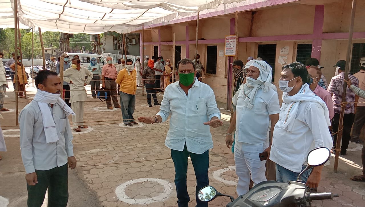 जलकर वसूली को लेकर कांग्रेस का प्रद