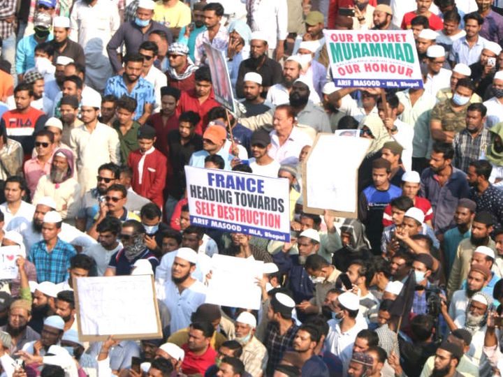 भोपाल में फ्रांस के विरोध में भीड़ ज