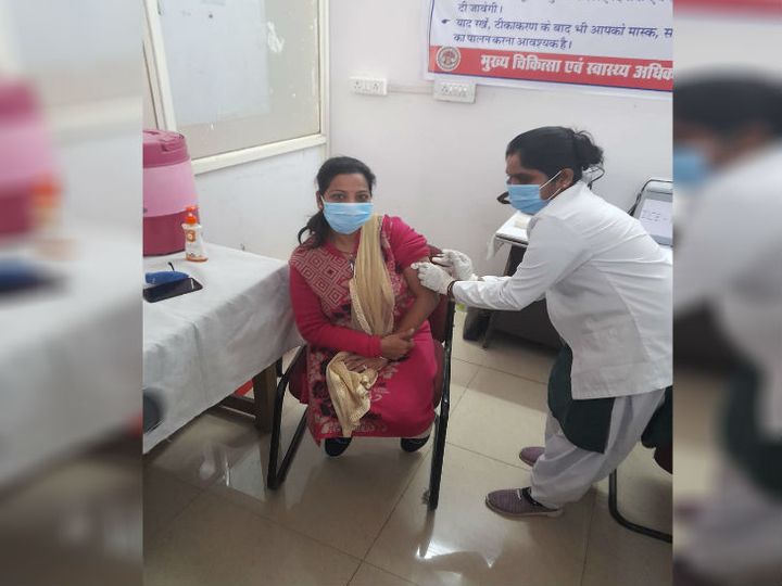 भोपाल के तीन केंद्रों पर टीके की रि
