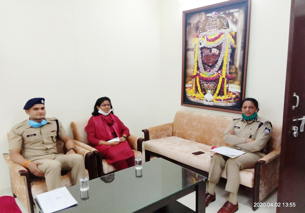 नवागत डीआईजी से कलेक्टर व एसपी ने भ