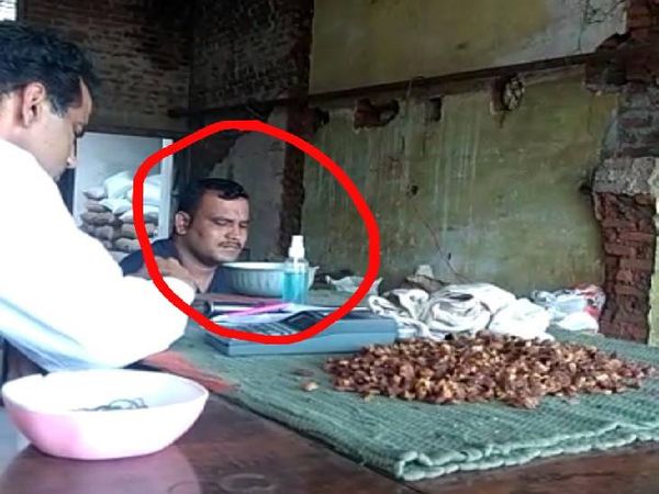 छतरपुर से जबलपुर महुआ बेचने आए युवक
