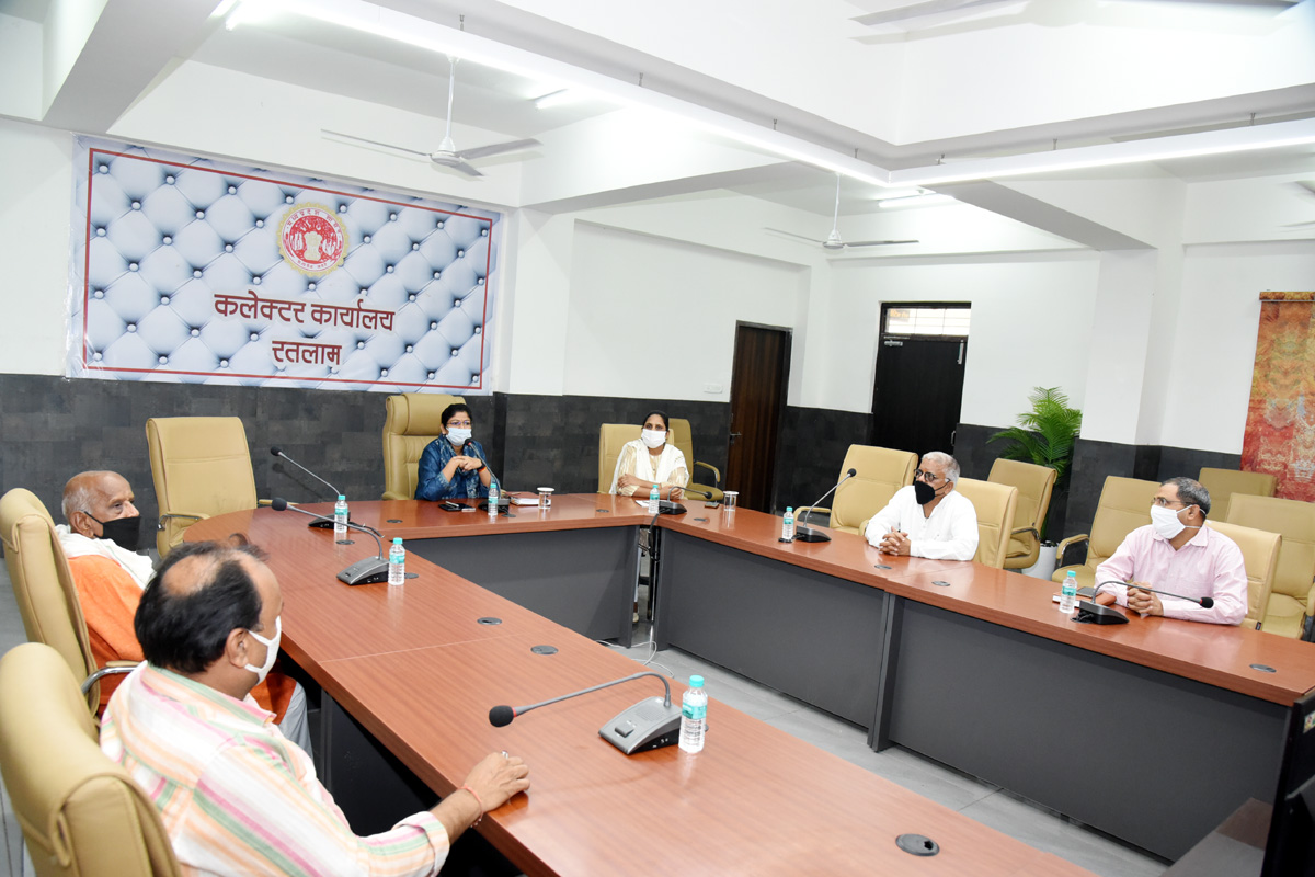एक घंटे में महाराष्ट्र से टकरा सकता