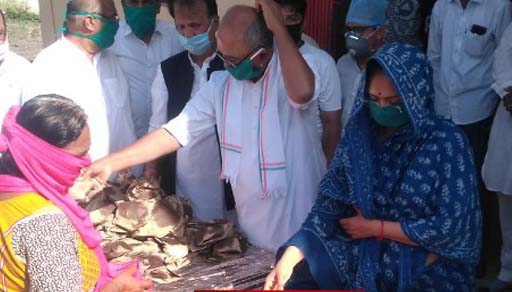 भोपाल में दिग्विजय सिंह के जाते ही 