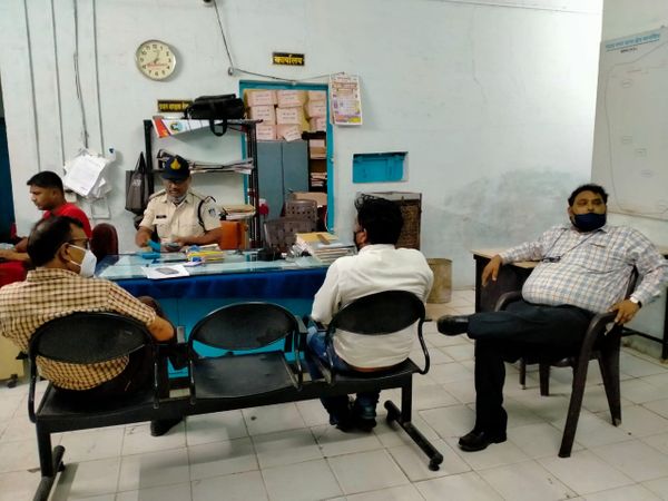 कृषि मंत्री ने जिन अफसरों को निलंबि