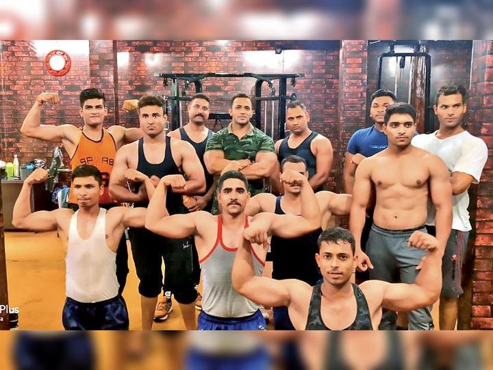 भीड़ कंट्रोल करने सबसे आगे खड़े होते 