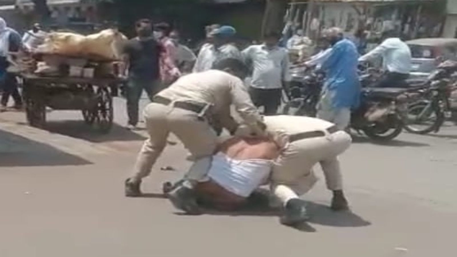 रिक्शा चालक ने कहा- मास्क न पहनने प