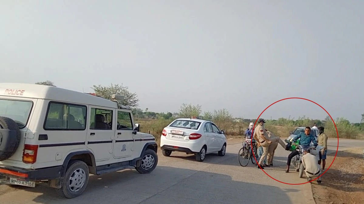 SP के सामने हेड कांस्टेबल ने मारी क