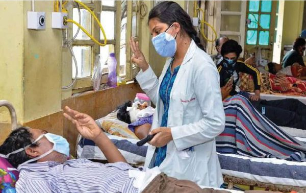 50 मरीजों की हालत बिगड़ी, कंपकंपी और