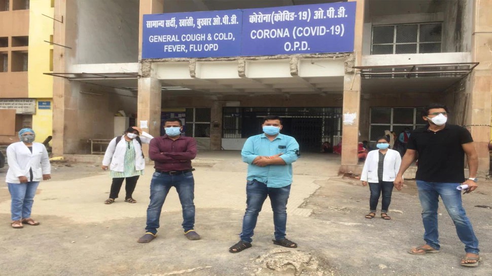 वेतन विसंगति दूर करने की मांग को ले