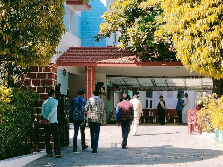 पेट दर्द से इतना परेशान हो गए थे कि