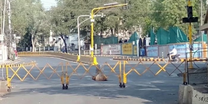 इंदौर में मेडिकल टीम के बाद पुलिस प