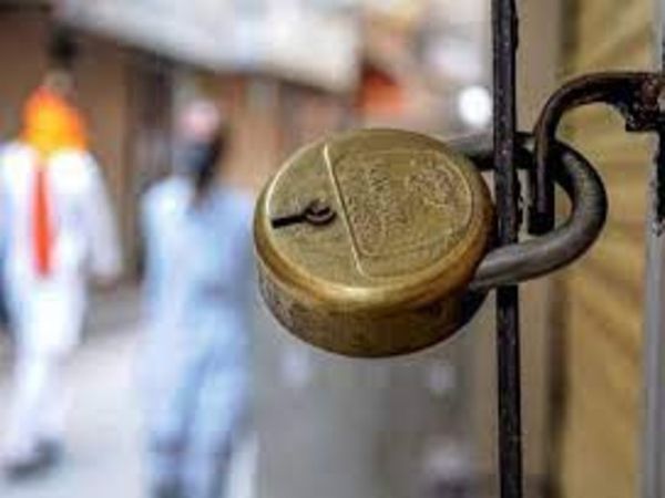 लॉकडाउन की सूचना पर बाजार में उमड़ी