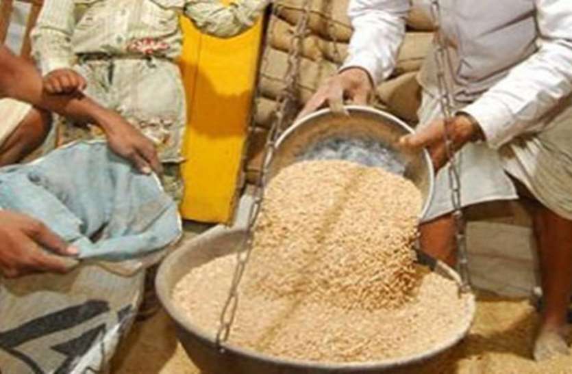 मध्यम वर्ग के लोगों को भी मिले राशन