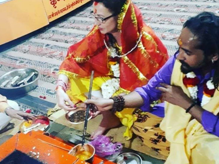 भारतीय सिंगर से शादी करने पोलैंड से