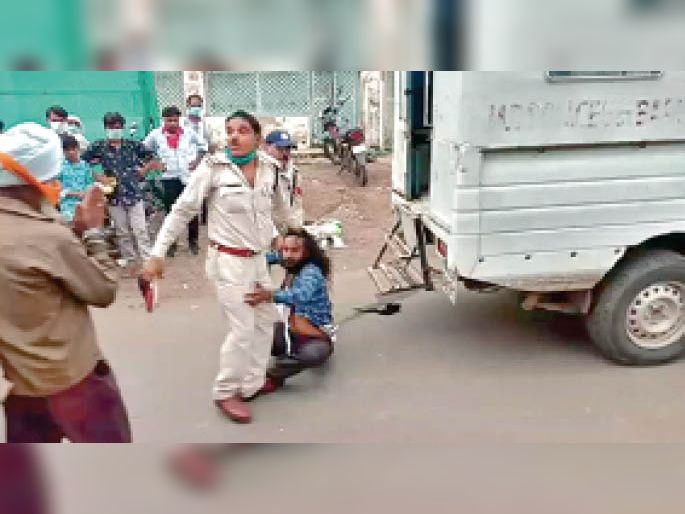 सिख युवक को बाल पकड़कर सड़क पर पटका, 