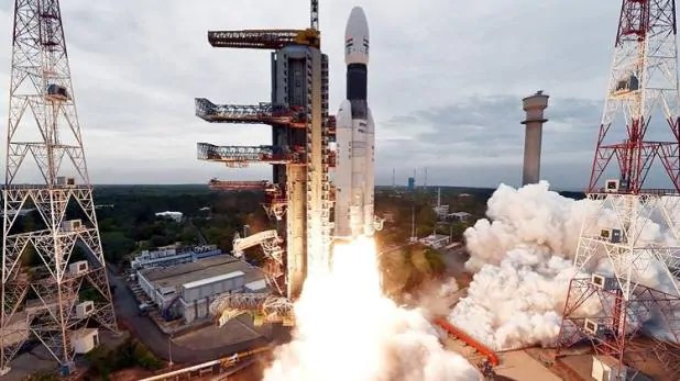 कोरोना ने चलाई ISRO के बजट पर कैंची