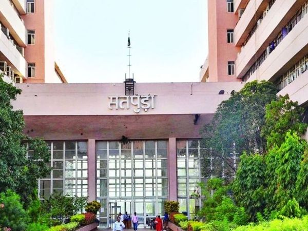 सभी नर्सिंग होम और क्लीनिक में कोवि
