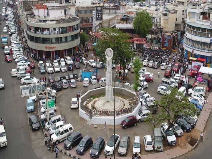 चार पहिया वाहनों की पार्किंग का मास