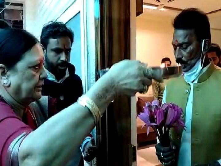 कमल का फूल लिए सिलावट ने किए गणेश भ