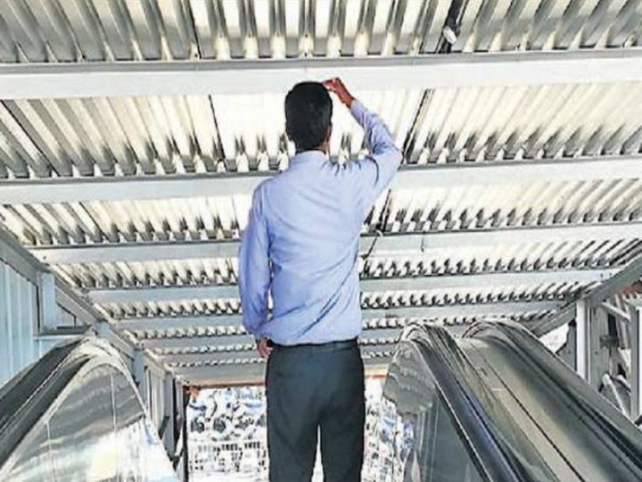 अब इमारत, सिनेमाघरों में लगी लिफ्ट,