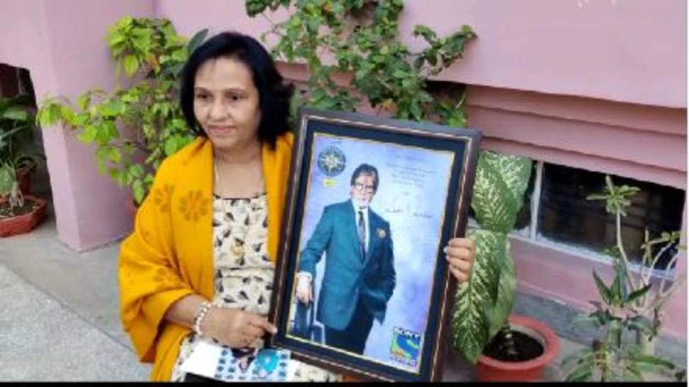 40 साल से अमिताभ बच्चन को यह बहन भे