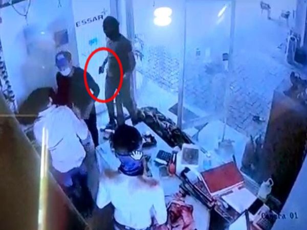 देर रात पेट्रोल पम्प पर लूट की वारद