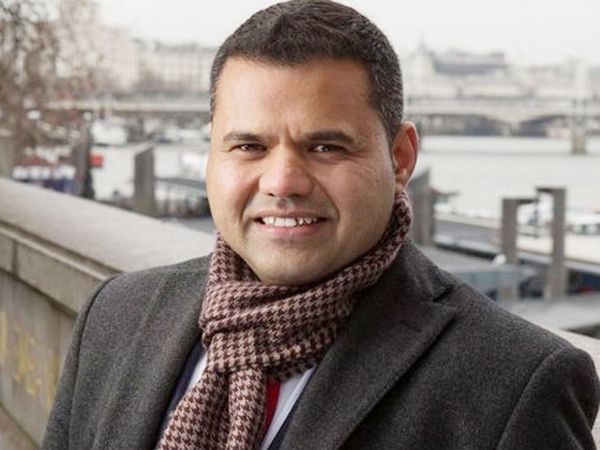 बाइक बेचकर विदेश जाने के लिए खरीदा 