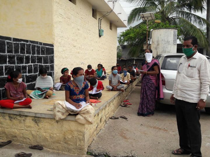कर्नाटक के इस गांव में बच्चे स्कूल 