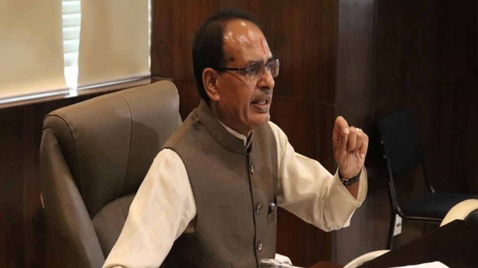CM की कार्रवाई: मुरैना शराब कांड मे