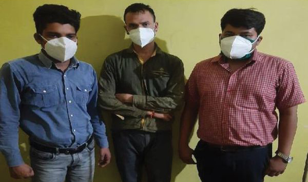 जबलपुर में STF ने दो डॉक्टरों को 4 