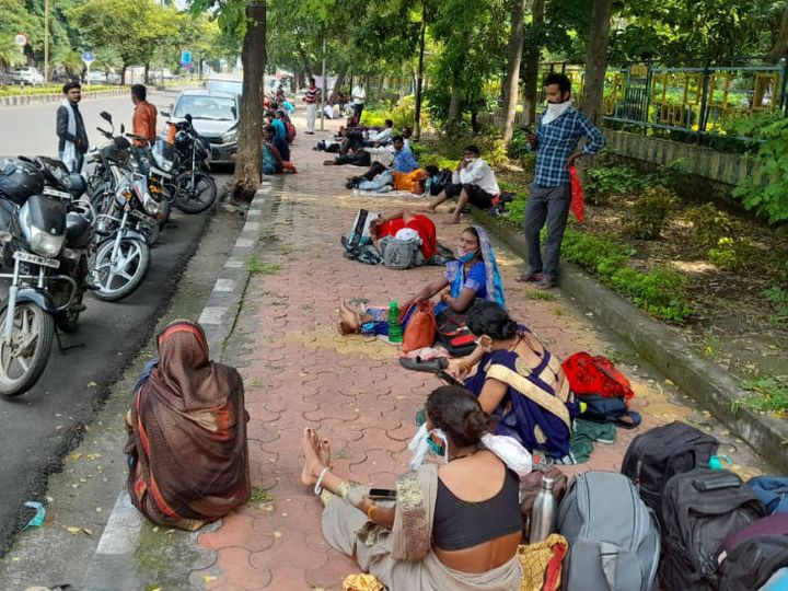 भोपाल में पेपर के लिए छात्रों को ती