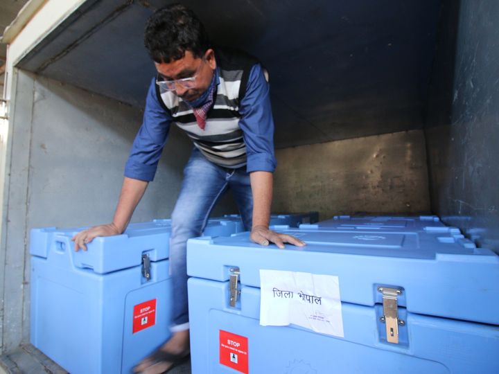 पहला डोज 3 लाख 31 हजार सरकारी और 85