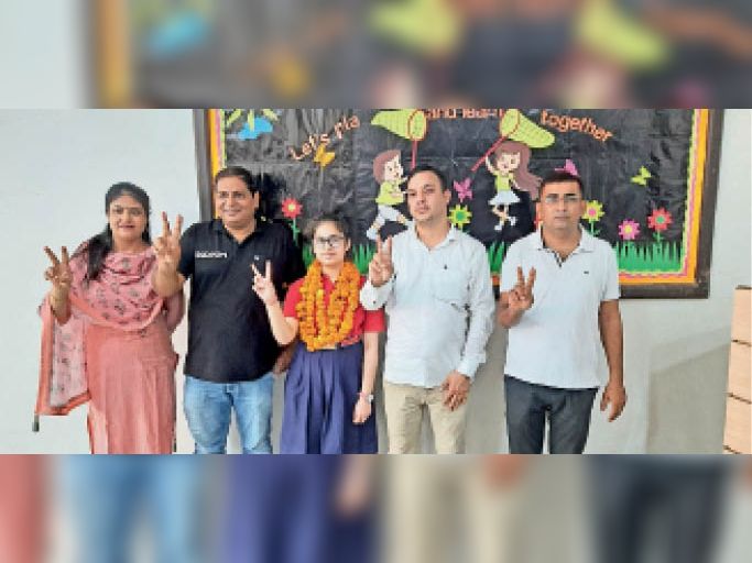 सूरतगढ़ की खुशी जिला टॉपर, पहले 3 स्