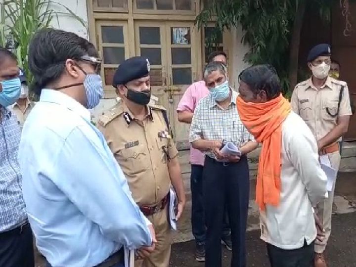 एसआईटी की टीम शराब बनाने वाली जगह न