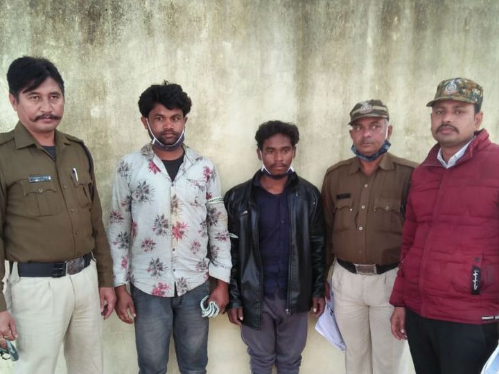 तीन दिन पहले नरयावली में घर के बाहर