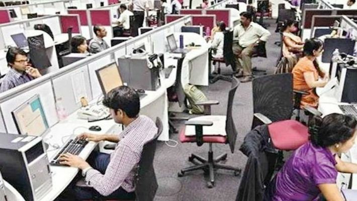 सरकारी कर्मचारियों ने महामारी से लड