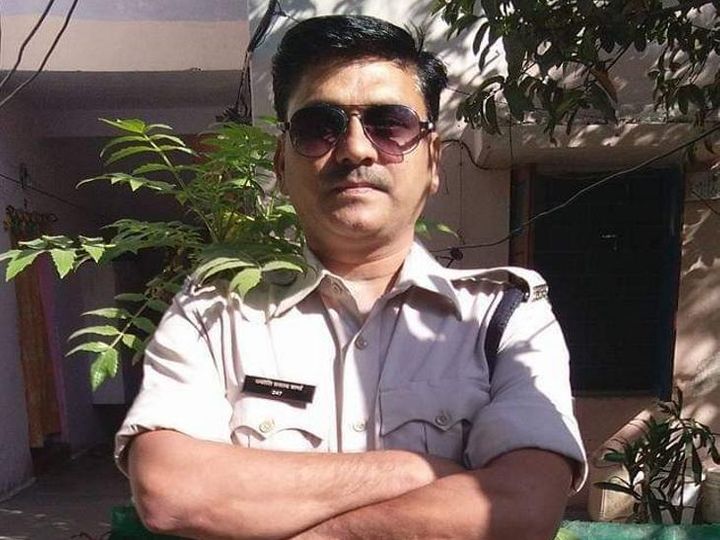 पुलिसकर्मी और उनकी पत्नी की चाकू से