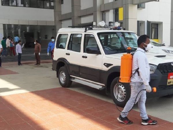 रात 11 बजे पहुंचना था टैंकर, दमोह म