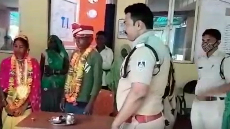 थाने में पुनर्विवाह! ढोल-नगाड़ों के