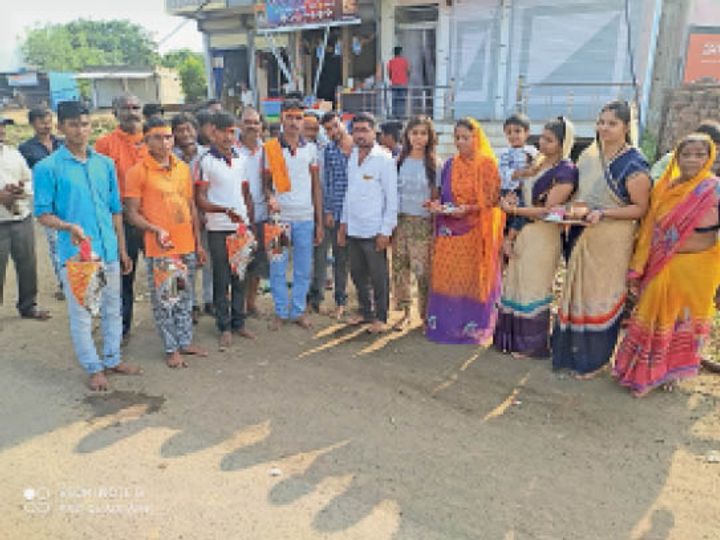 पावागढ़ से माता की ज्योत लेकर गांव 