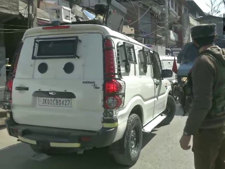 श्रीनगर में पुलिस टीम पर गोलियां चल