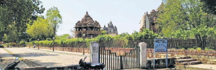 खजुराहो-राजनगर में आज कर्फ्यू का अं