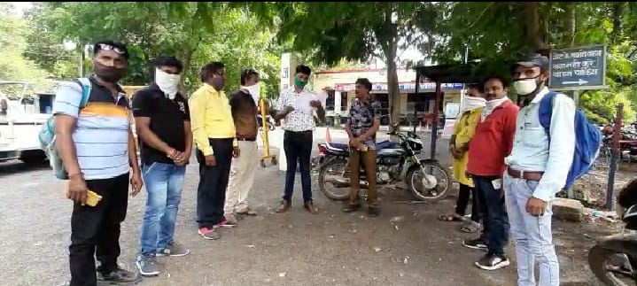 खबर दिखाने पर कृषि विस्तार अधिकारी 