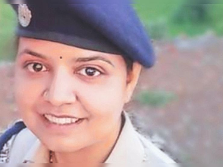 भाजपा नेता से पंगा लेने वाली महिला 