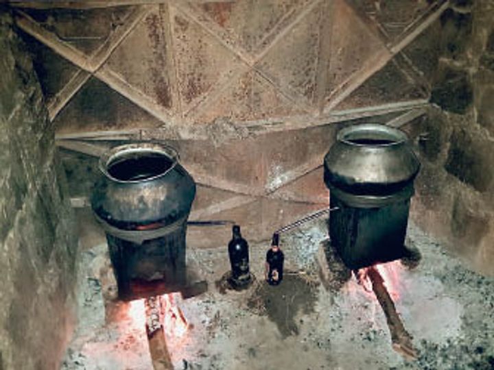कच्ची शराब में ऑक्सीटॉसिन व यूरिया 