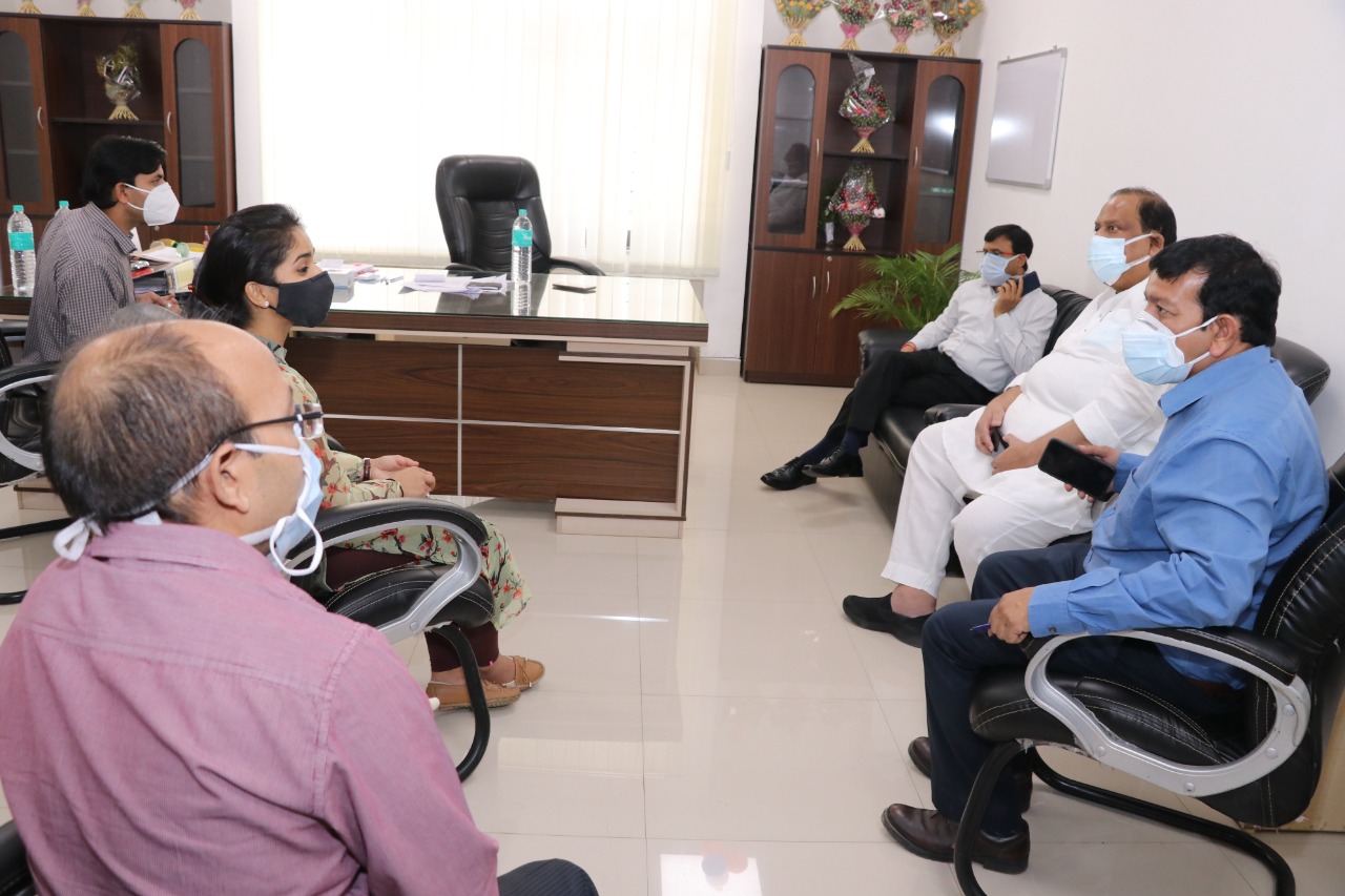 विधायक काश्यप व कलेक्टर डाड द्वारा 