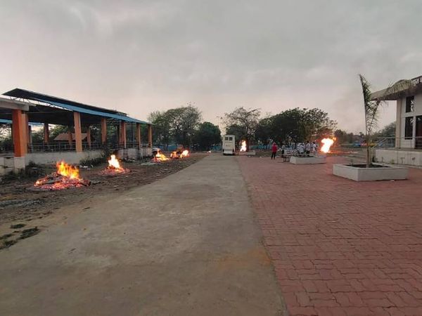 1 दिन में सबसे ज्यादा 32 शवों का हु