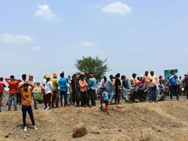 अरबी के खेत में से अचानक निकला और च