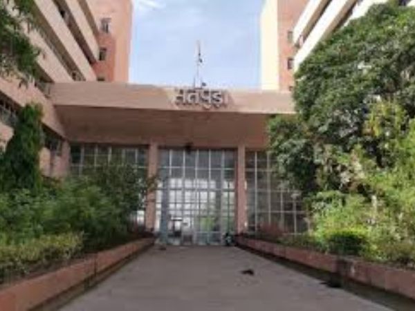 अब परीक्षा के दिन तक फार्म भर सकेंग