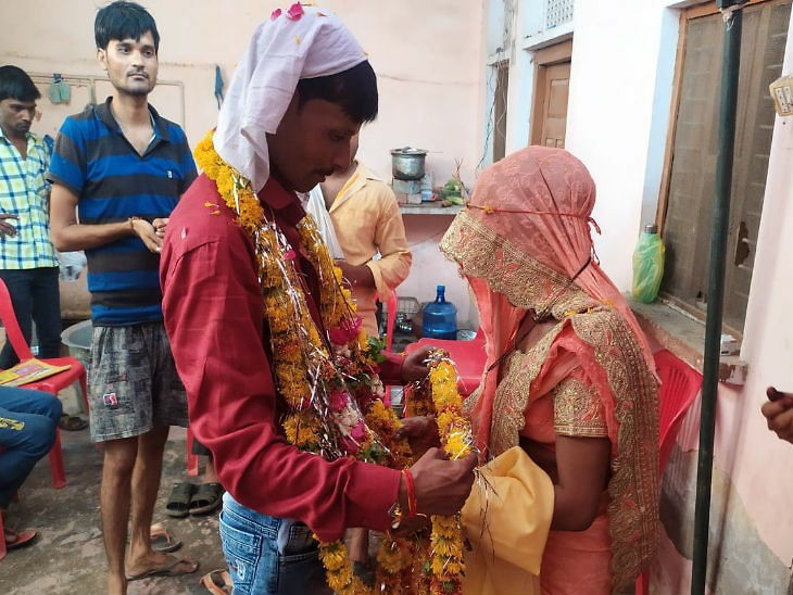 दिल्ली से अकेली आई दुल्हन, 10 मिनट 